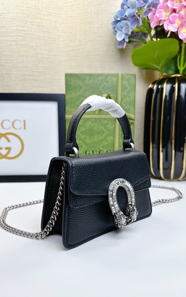 激安グッチバッグコピー背面デザイン